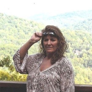 Meet your Posher, Joy